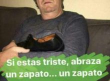 Abraza un zapato. Consuela